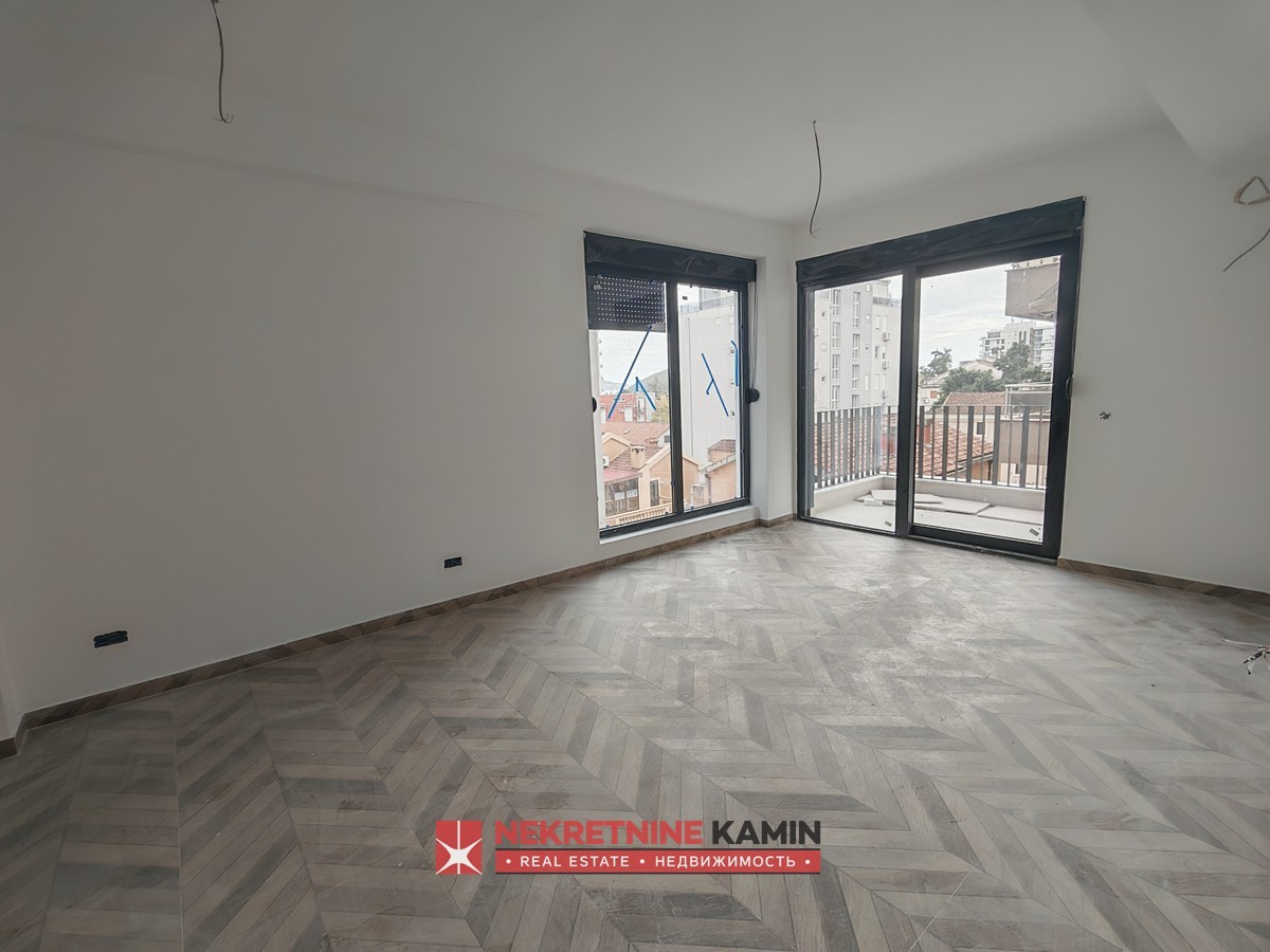 Two-Bedroom Apartment of 70 m² in the City Centre, 400 m from the Sea, Budva